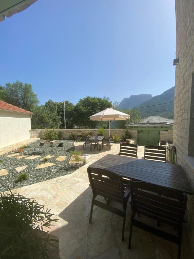 Ferienwohnung Aristi Boutique Stonehouse With Attic Exterior foto