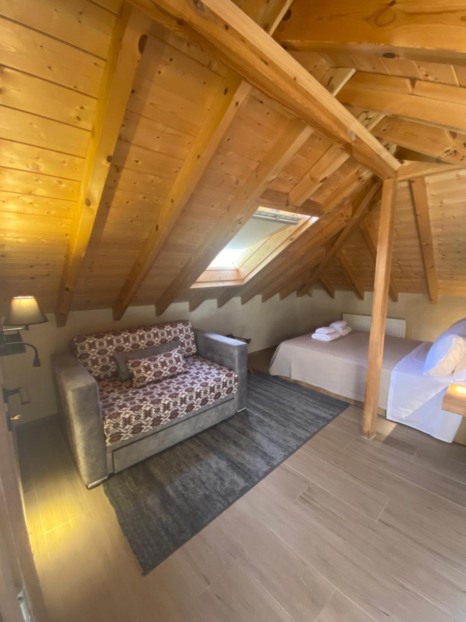 Ferienwohnung Aristi Boutique Stonehouse With Attic Exterior foto