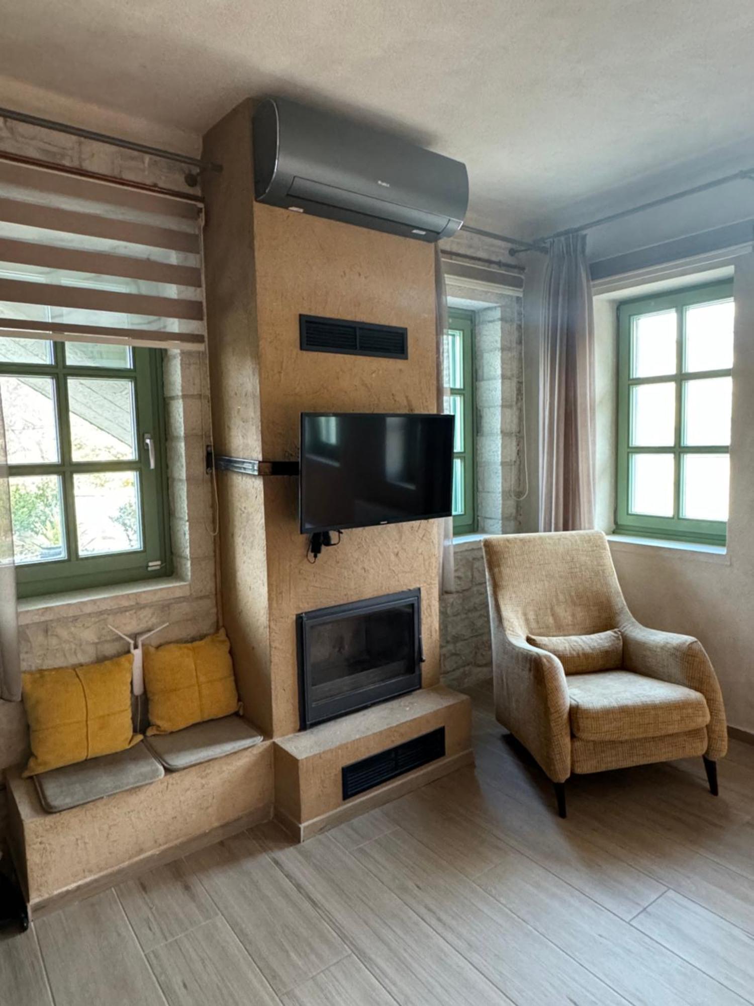 Ferienwohnung Aristi Boutique Stonehouse With Attic Exterior foto